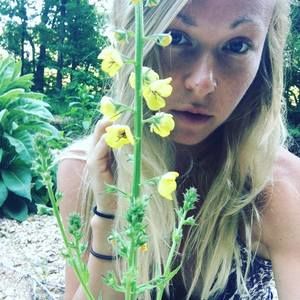 Meet your Posher, Whitney